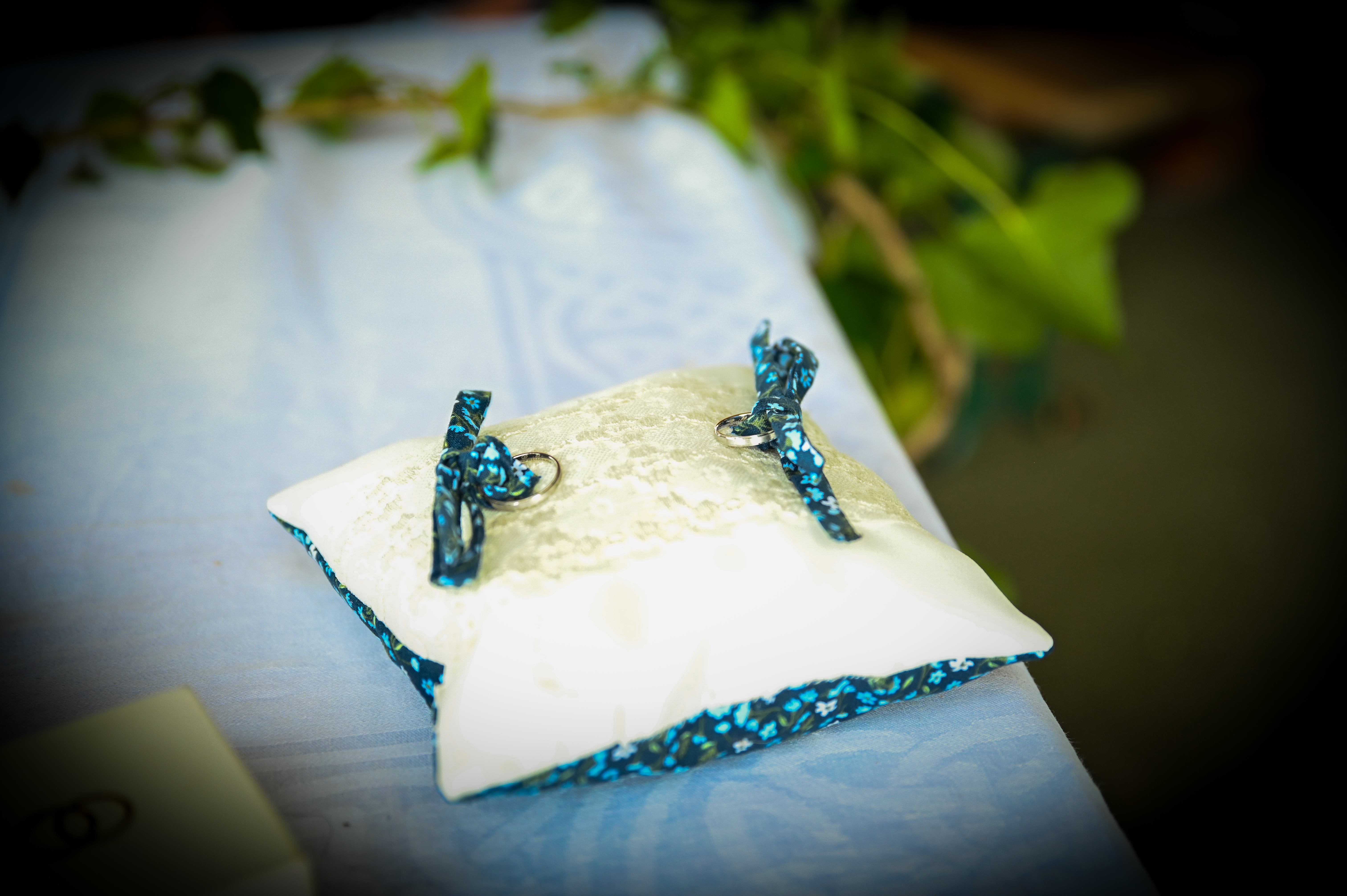 Photo détails alliance mariage Marie et Guillaume, hargnies, mai 2024